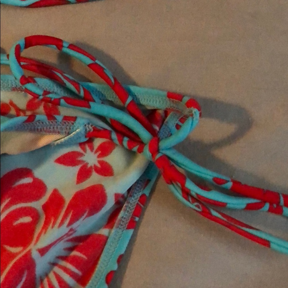 Bikini - Picture 5 of 6